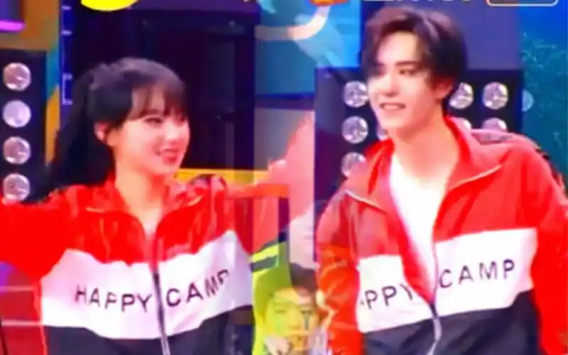 【王一博x程潇】看着她比心看着她拍照看着她笑,谁懂啊啊啊啊啊