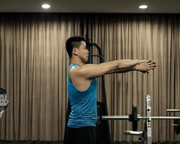 背部肌肉的拉伸(有效缓解背部疲劳紧张)