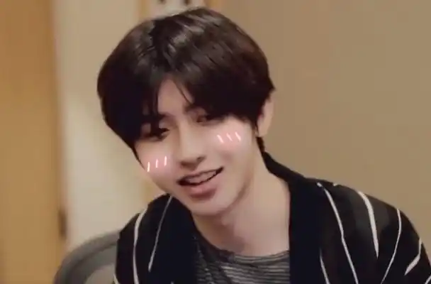 蔡徐坤《限定的记忆》花絮公开 说到浪漫的情节坤坤一脸害羞