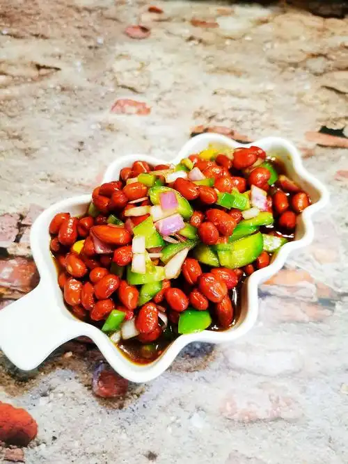 家常下酒菜,酸酸甜甜让你停不下来的醋泡花生米成品图