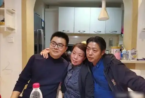 郭威回家祭祖其亲生父母该不该和他说说偷换的证据