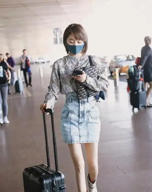 王子文可以说是小个子女孩们的穿搭典范了,无论是活动造型还是私服