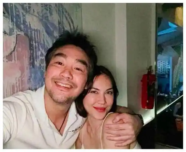 原创aump前男友正式宣布新恋情hisopok与女星matt甜蜜牵手粉丝惊呼