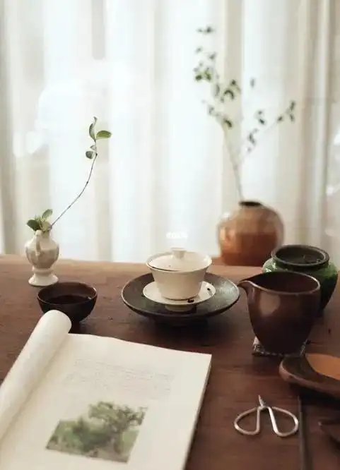 读书品茶从生活中找些乐趣才是正事