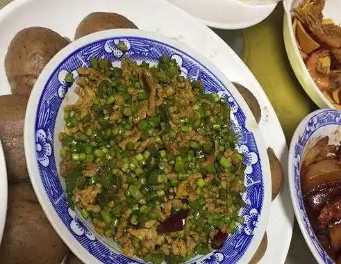 因为_桌子_窝头