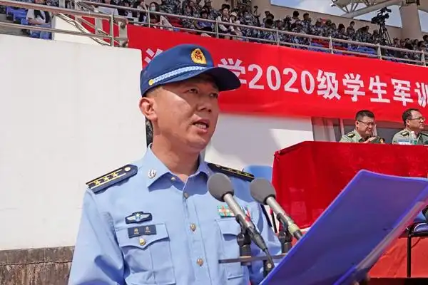 中国人民解放军空军94994部队副旅长杨勇上校讲话