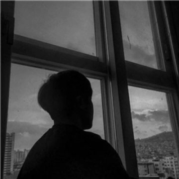 qq头像男生伤感侧颜 男生头像伤感落寞