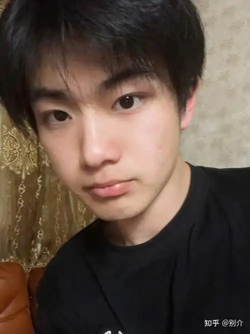 男生皮肤暗黄粗糙如何简单有效的变白?