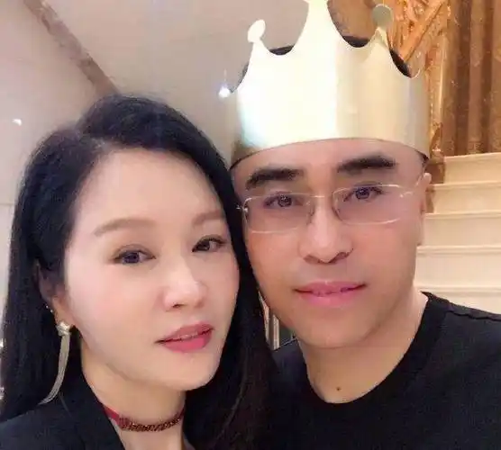 30亿身家,老公对她很专一人人羡慕_陈冰_妈妈_爸爸