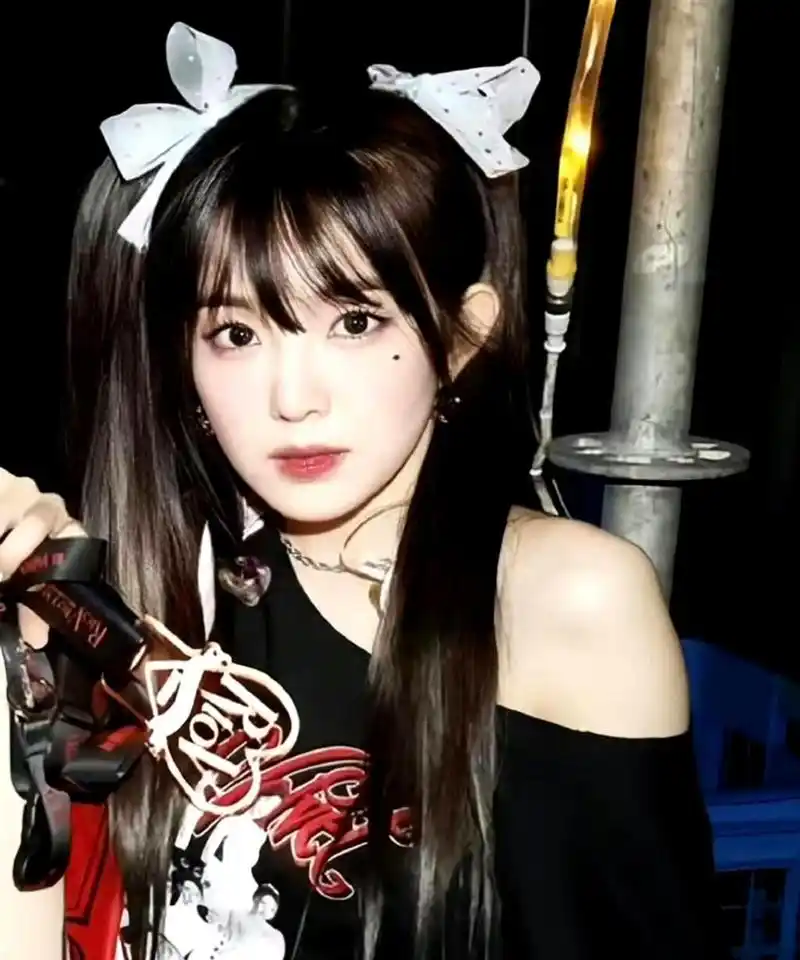 我看到裴珠泫的蝴蝶结双马尾,感觉好甜啊!