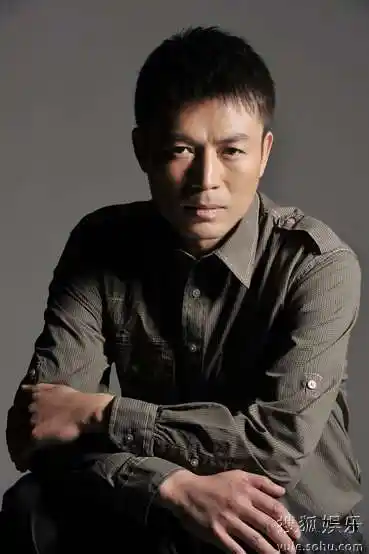 最新抗战题材电影《虎头要塞》近日正在鸡西紧张拍摄,著名演员刘涛