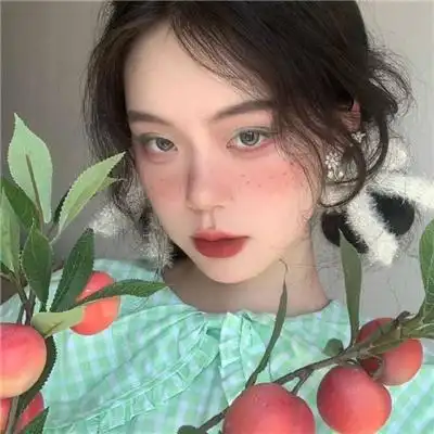 温柔俏皮的真人网红女生头像 最新阳光可人的美女图片头像_女生头像