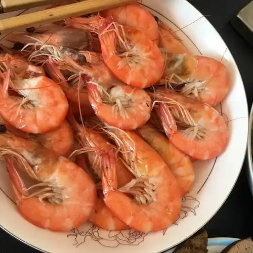 吃是对自己的褒奖做的白灼虾