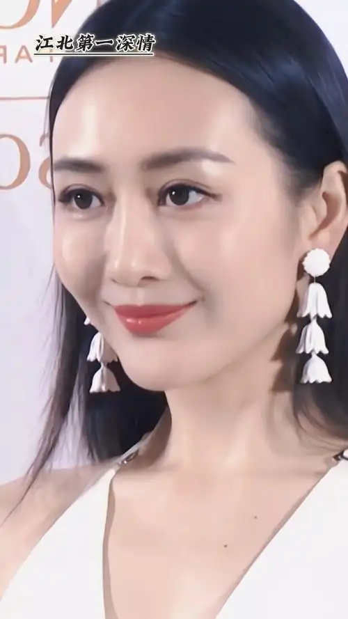 王鸥真不愧是气质女神,怼脸直拍毫无畏惧,颜值太高了