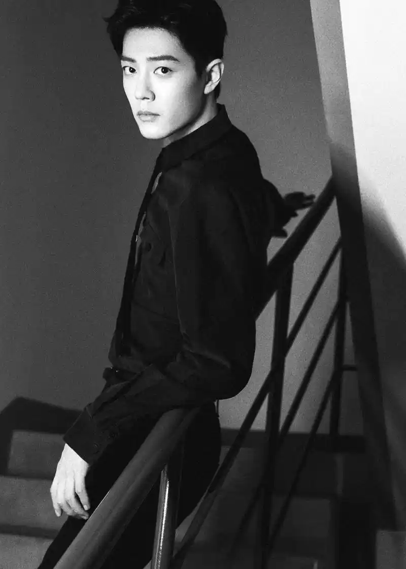 肖战获得2021年最帅男演员奖,汪海林嘲讽:粉丝开心就好