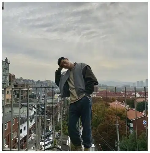 栗子头是检验男性帅气的标准朴叙俊真人示范全方位体验