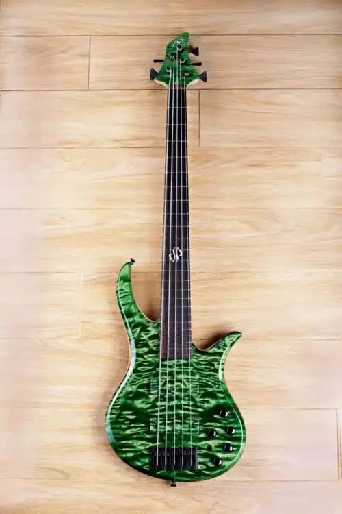 嘲笑贝斯手是中国新民俗