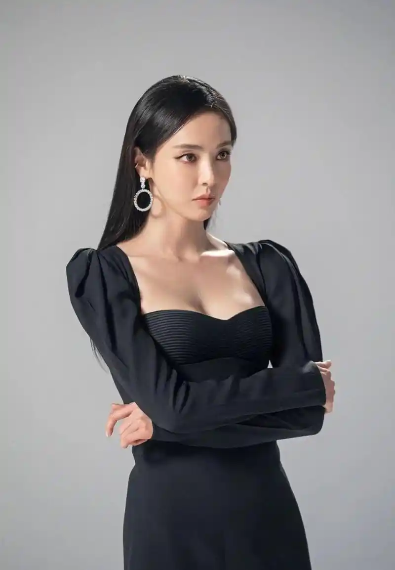 申敏儿:韩国模特出身的女神演员,曾与金宇彬拍摄广告结缘