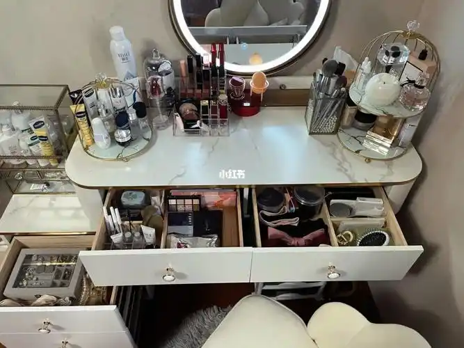 化妆桌