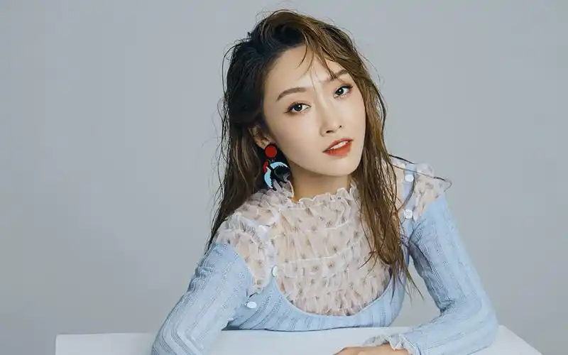 宣璐优雅时尚高清桌面壁纸