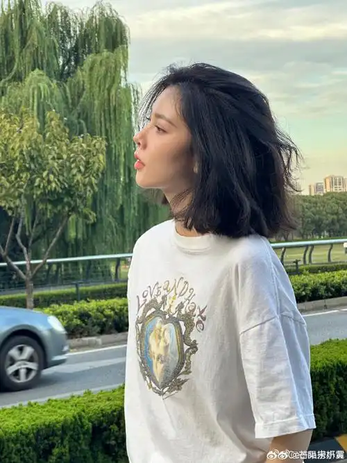 宋妍霏真剪短发了