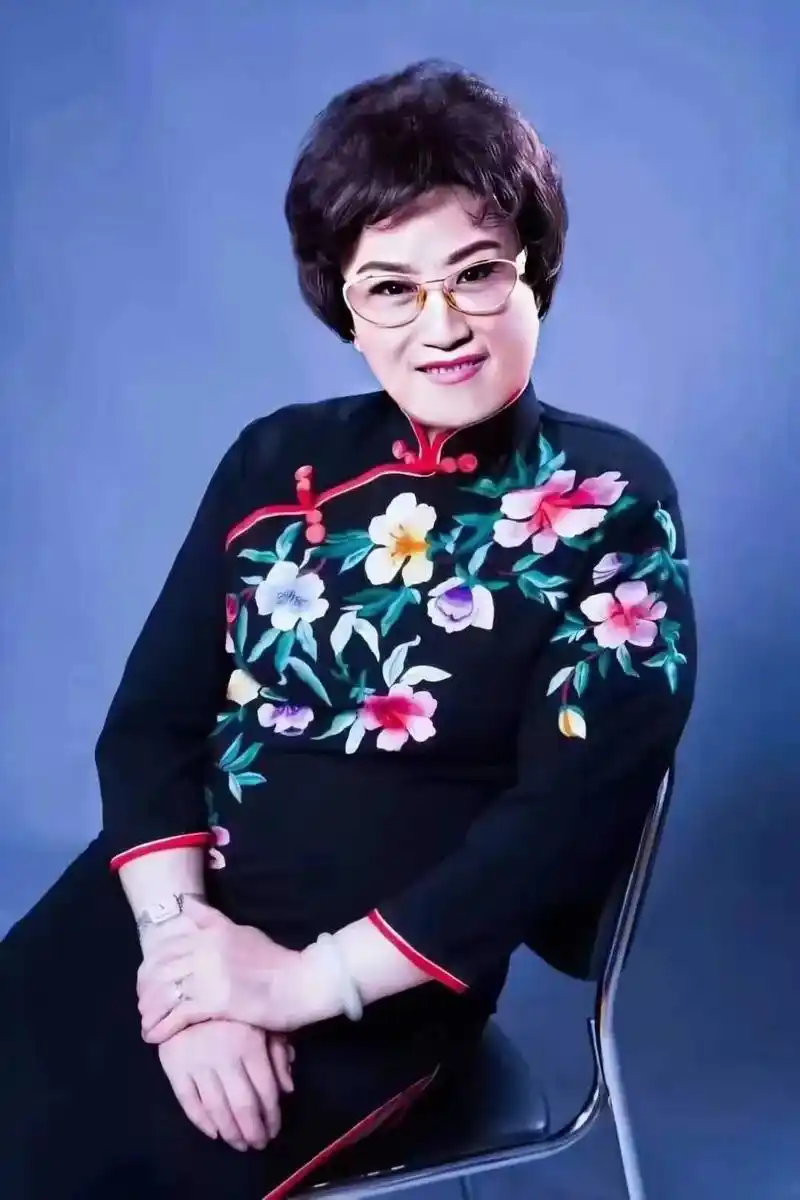 8月6日凌晨,著名越剧表演艺术家王文娟在华东医院逝世,享年9 - 抖音