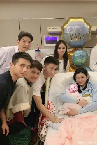 "爱国情怀"何鸿燊被传病重,98岁才抱孙子,赌王的传奇一生