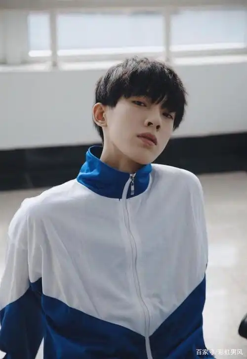 男风图鉴:00后高中生校服小鲜肉,美少年的青春纯洁气息!