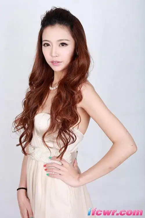 非诚勿扰1号女嘉宾高铨资料照片 高铨微博 高铨被谁带走了