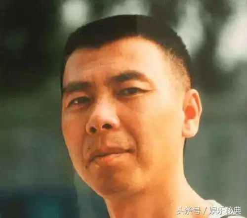 冯小刚徐帆旧照流出被赞是原版《芳华》,范冰冰:冯导那时就很帅