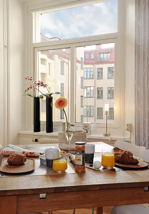 宽敞明亮的浅色调 干净而温馨的小家