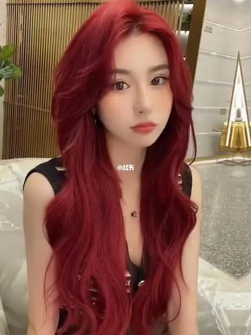 太好了,也不用打底,所以完全不用担心会伤发质,染完看着头发又亮又