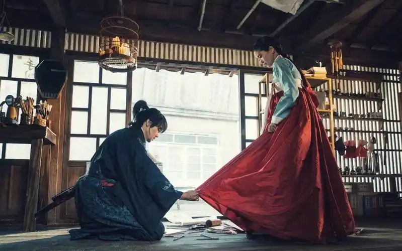 阳光先生mrsunshine具东魅柳演锡与爱信的纠葛抓裙角名场面