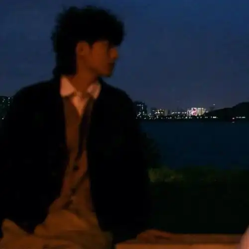 情头有两组不明显的