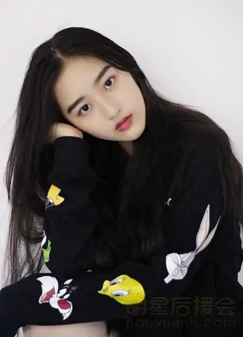 邢珊珊的扮演者叫邓恩熙邓恩熙个人资料