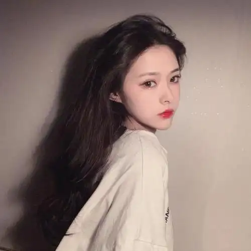 气质高冷的漂亮女生头像