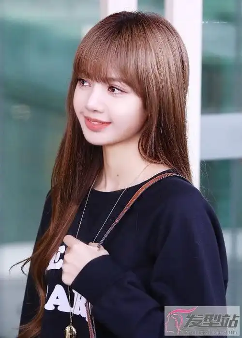 lisa发型怎么弄时尚又洋气上镜超漂亮