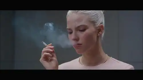 申由己的相册-电影中的女性抽烟镜头