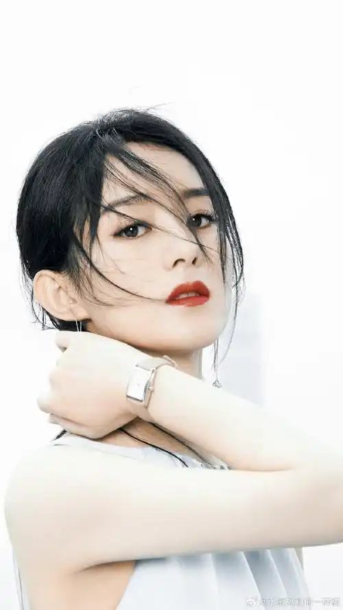 赵丽颖浪琴表优雅大使##赵丽颖 腰##赵丽颖的腰##赵丽颖牛仔裤用别针