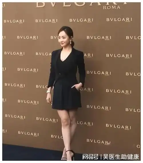 身高不够,身材来凑,杨蓉丰满的身材,就是她最犀利的"武器"