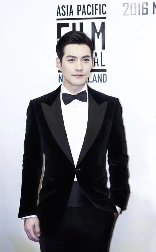 【讨论】严屹宽代言费(出场费)多少?13801680028 - 新城网