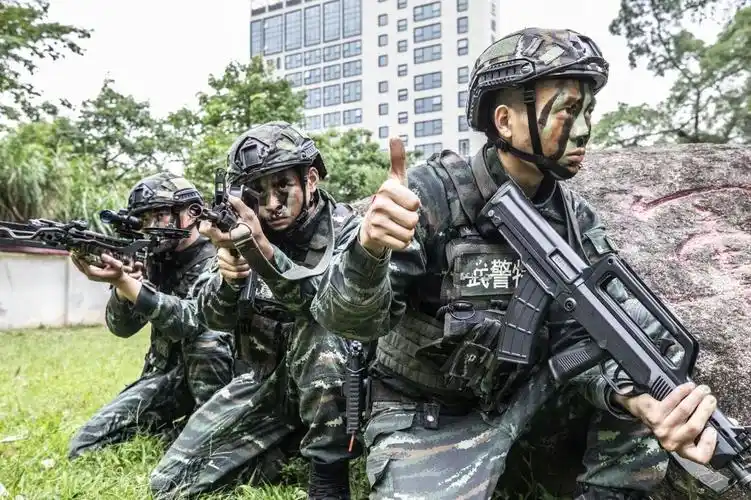 高清大图来袭直击武警官兵野外驻训超燃现场