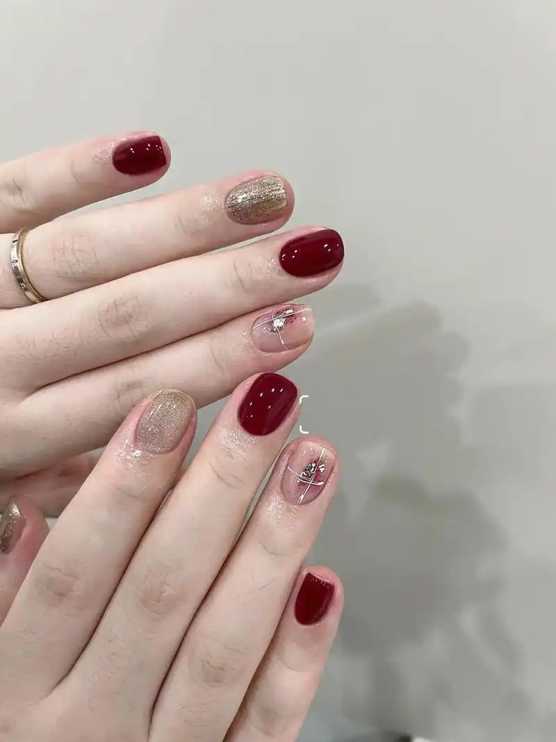 秋冬小短甲.#超好看的美甲 #抖音网红美甲 #辣妹美甲 - 抖音