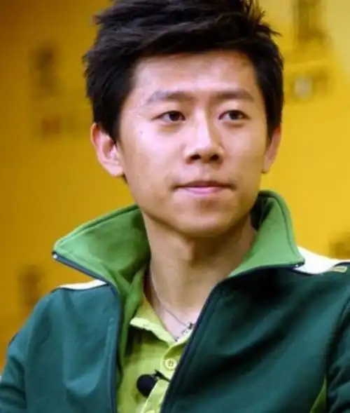 回顾演员夏雨娶师妹袁泉婚后生一女妻子用爱化解我与父母矛盾