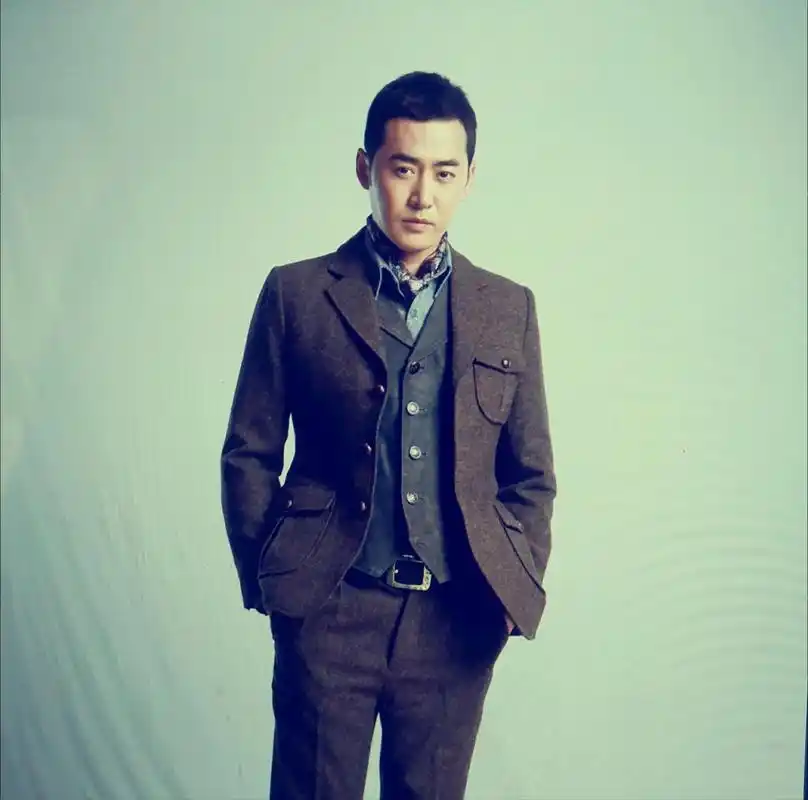 魏巍出演动作片 帅酷造型引期待