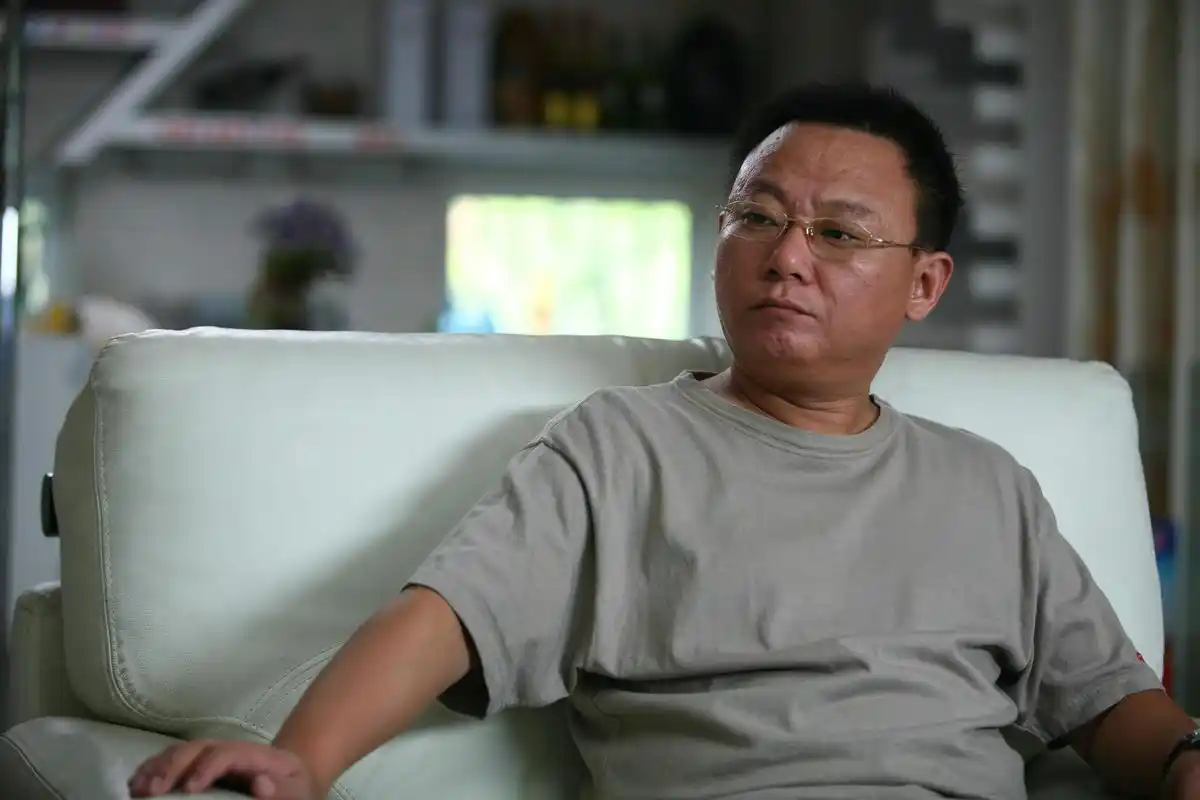 回顾邵峰妻子病重拒绝离婚倾家荡产为妻子续命如今他怎么样了