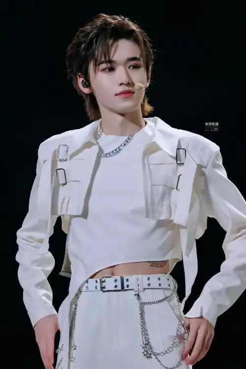 宋亚轩楼外楼演唱会