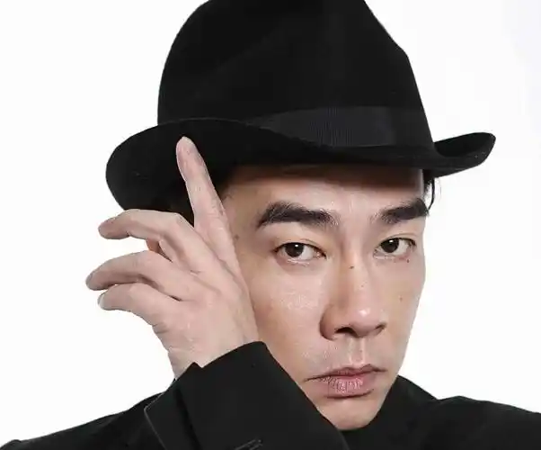 现在身价上亿也找不回,成了他一生的痛_孩子_陈小春_生活