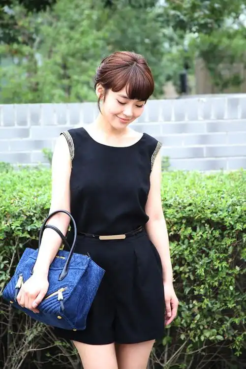 张佳宁低头浅笑