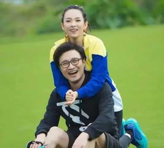 汪峰章子怡离婚!小苹果搬离后妈豪宅,揭露3个残酷的婚姻真相